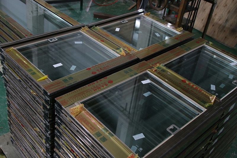 佛山鋁合金門窗哪家好？門窗十大品牌樓上樓高端門窗的優(yōu)勢(shì)在哪里？