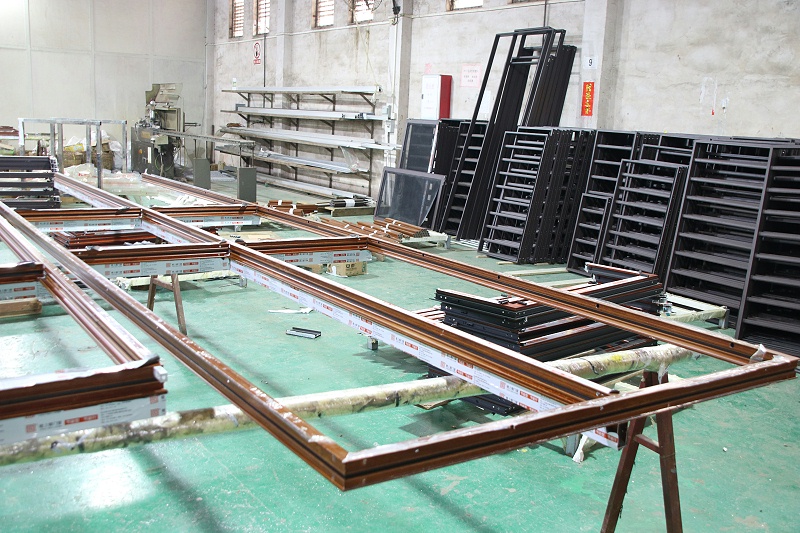 高端門窗選擇哪種風(fēng)格和材質(zhì)比較好？有門窗廠家推薦嗎？