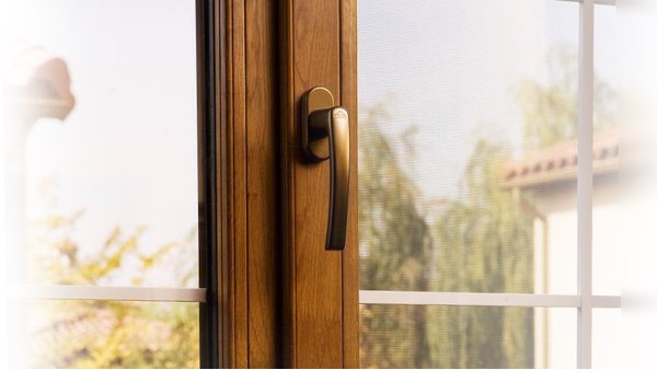 【樓上樓門窗】新加坡酒店門窗工程專業(yè)供應(yīng)廠家裝柜啦！